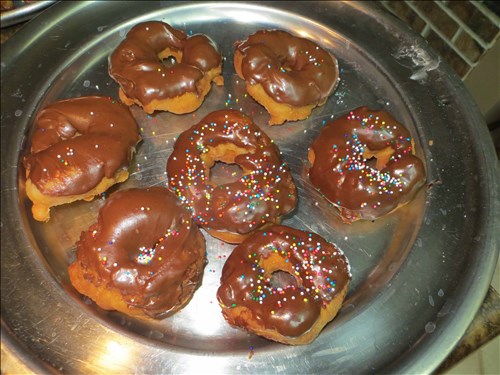 Making donuts. IMG_1297sm.jpg. Uploaded by Marie Hoffmann on 4/4/2015. 