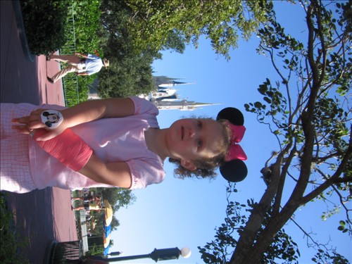 Disney07 013.jpg. Uploaded by Jeanella & Stacy Clark on 10/22/2007. 