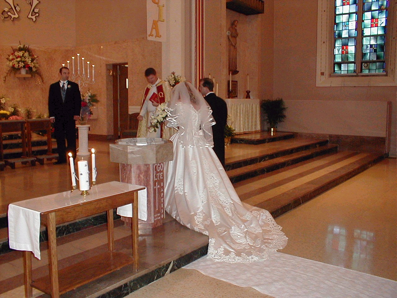 weddingceremony.bmp. Uploaded by Erik Hoffmann on 1/18/2004. 