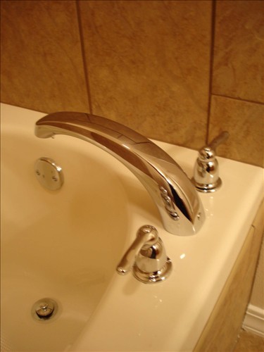 Master Bath jaccuzzi faucet. DSC02792.jpg. Uploaded by Marie Hoffmann on 1/13/2007. 